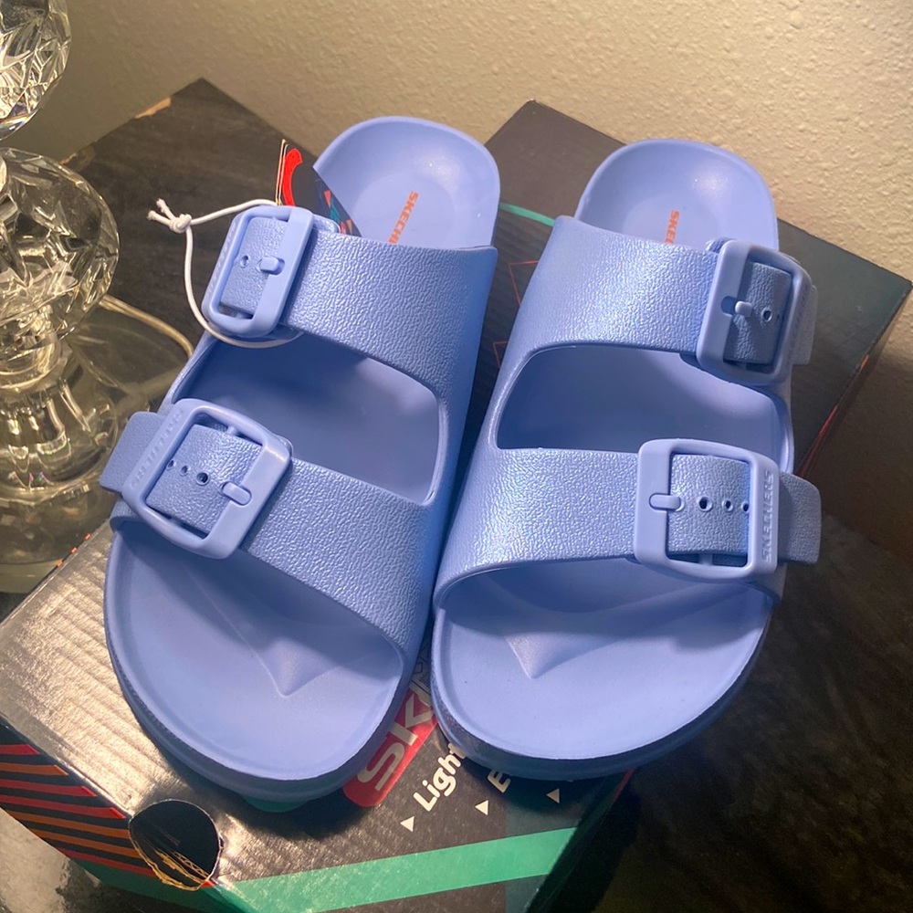 💕Girls Periwinkle Sandals Size 4 by Skechers